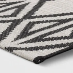 5' X 7' Outdoor Rug Diamond Black - Project 62™
